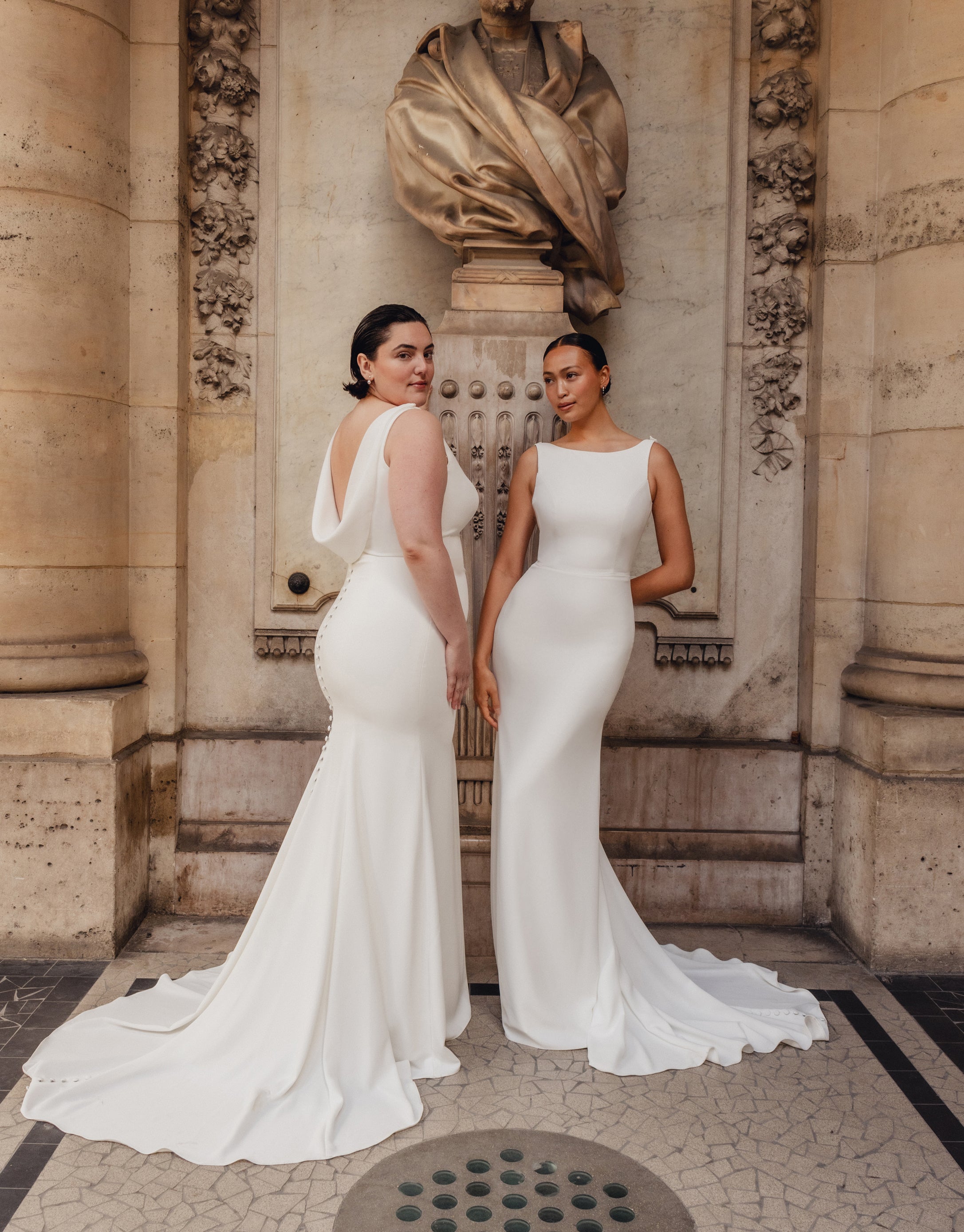 Adele : An elegant wedding dress with a boat neck & detachable back cowl
