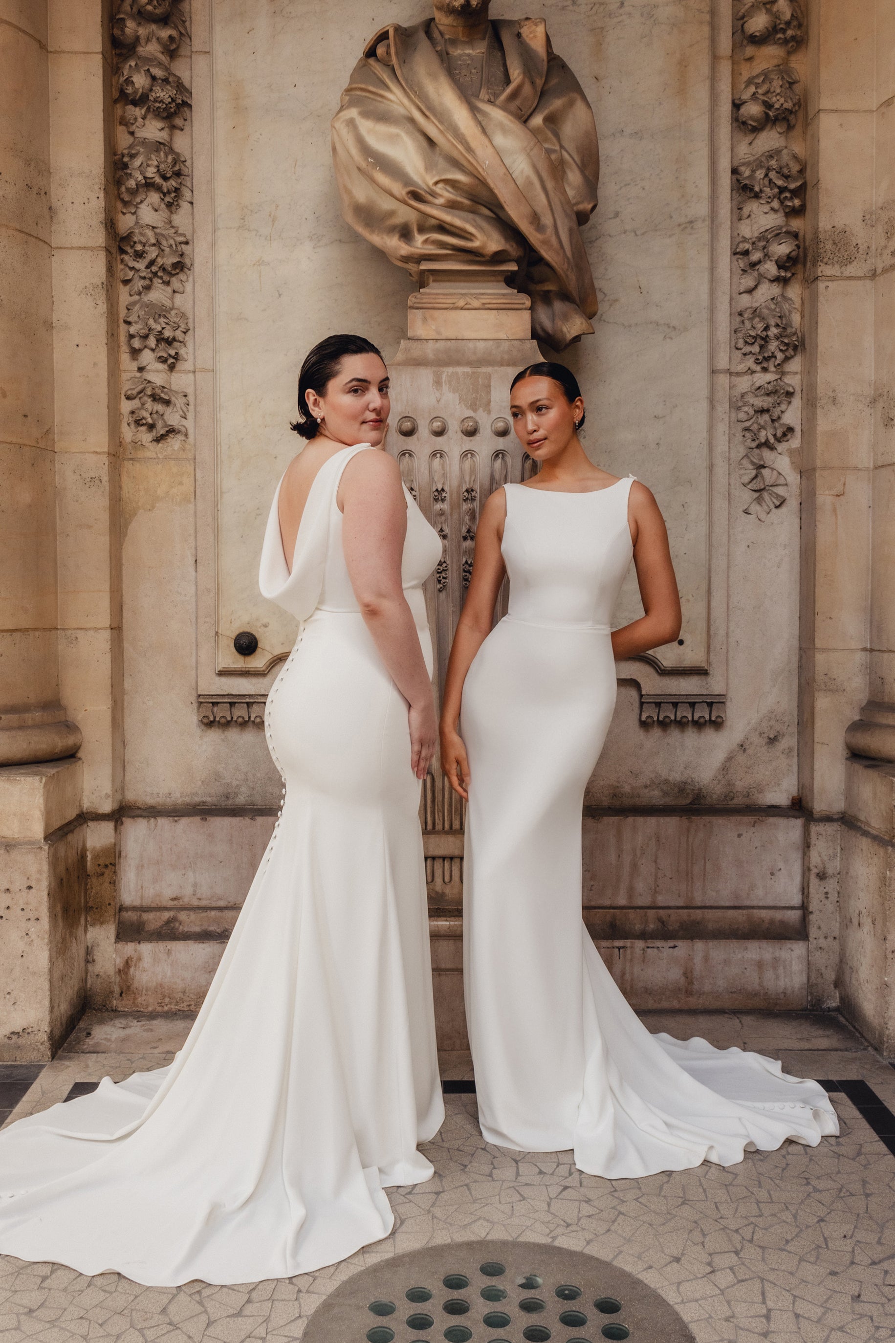 Adele : An elegant wedding dress with a boat neck & detachable back cowl