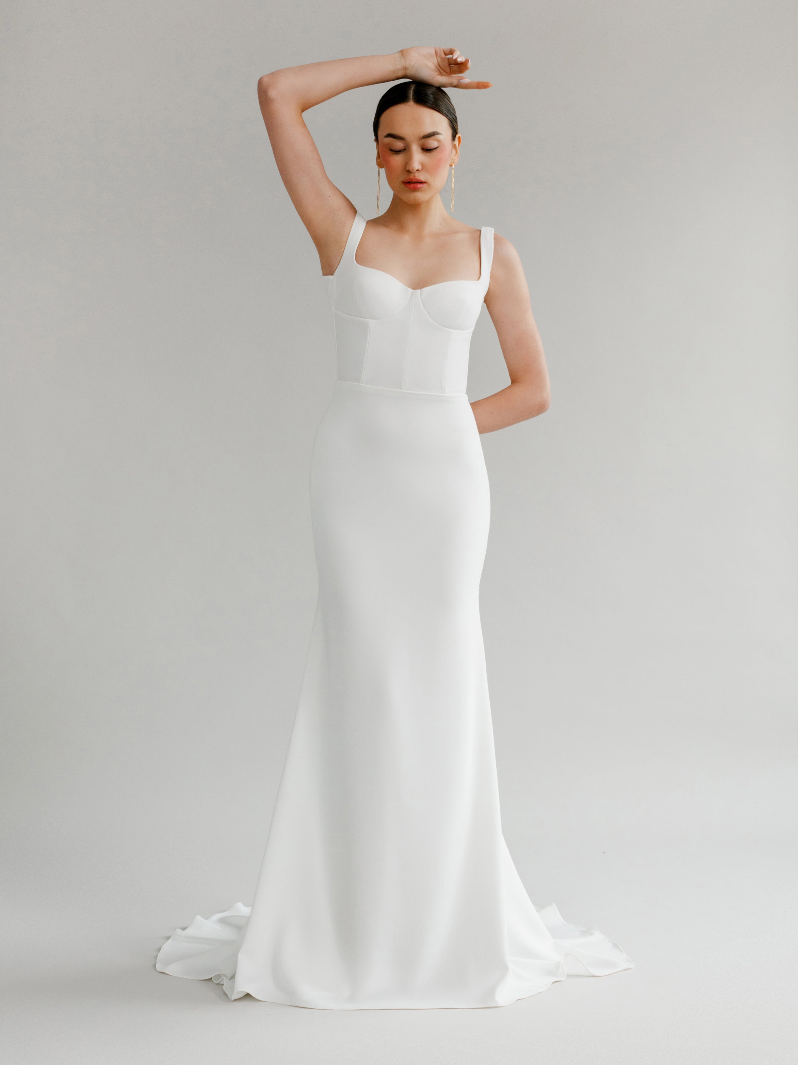 Angelica : A wedding gown with a bustier-style bodice + low back – Aesling