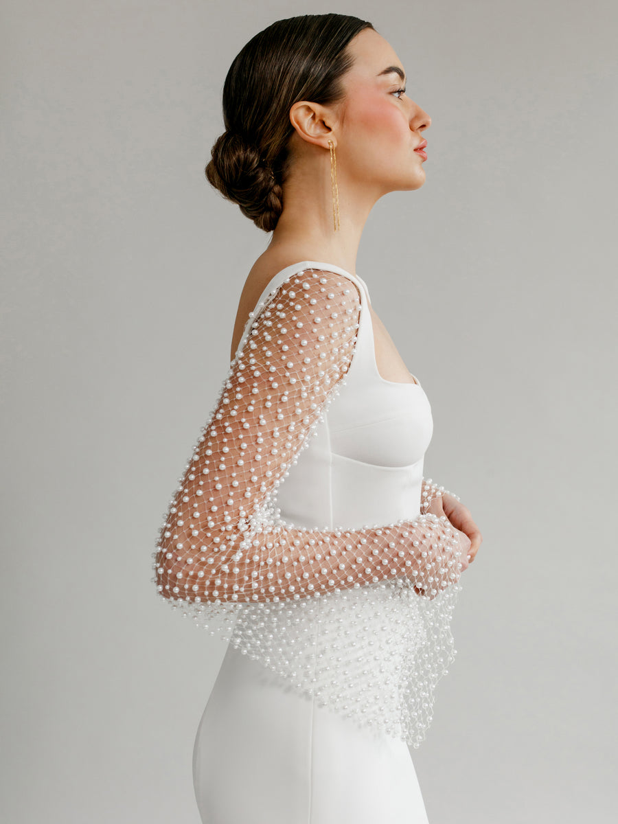 Pearl Bell Sleeve : A Detachable Bell Sleeve Made Of Pearl Netting ...