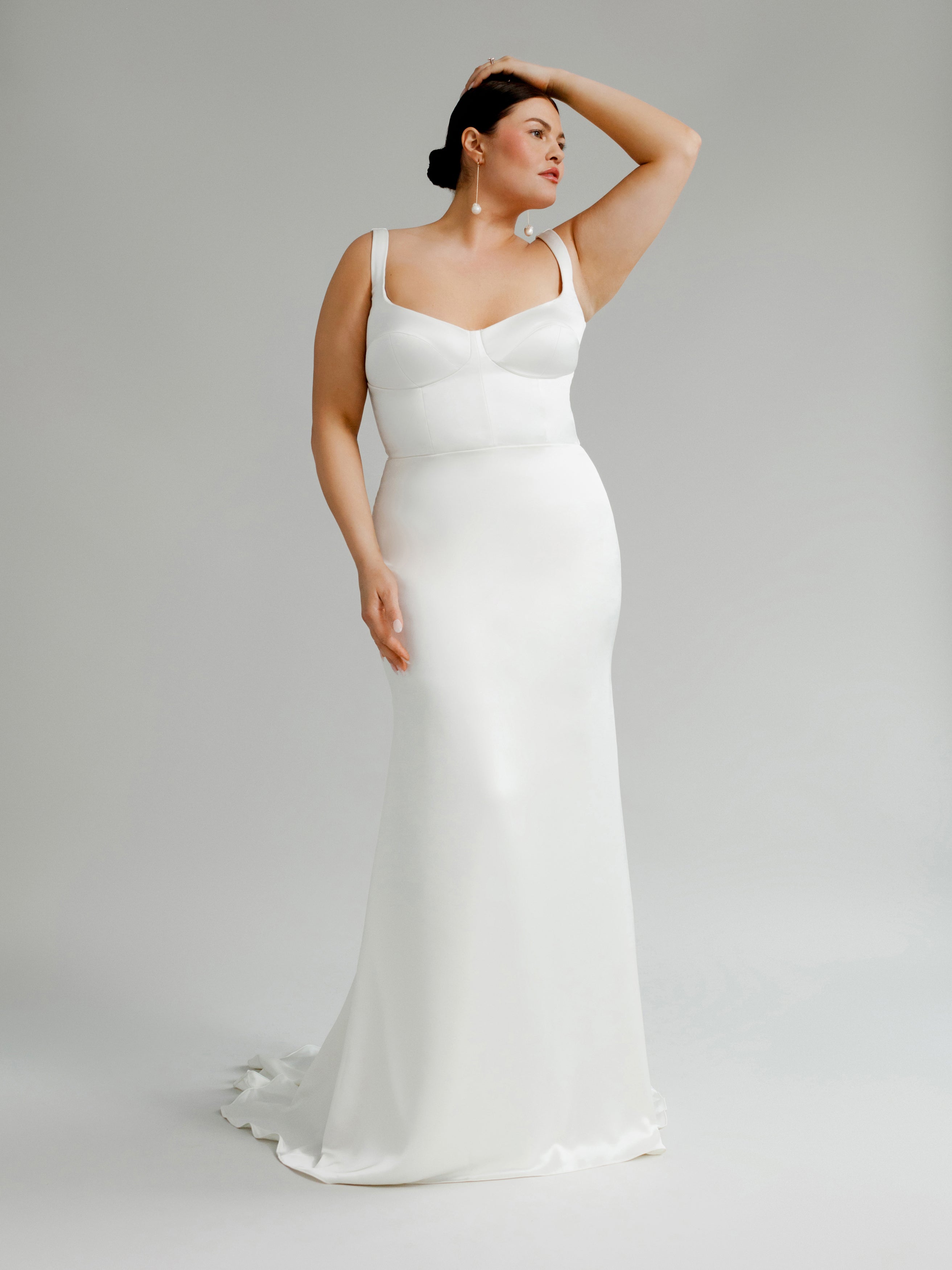 Angelica : A wedding gown with a bustier-style bodice + low back – Aesling